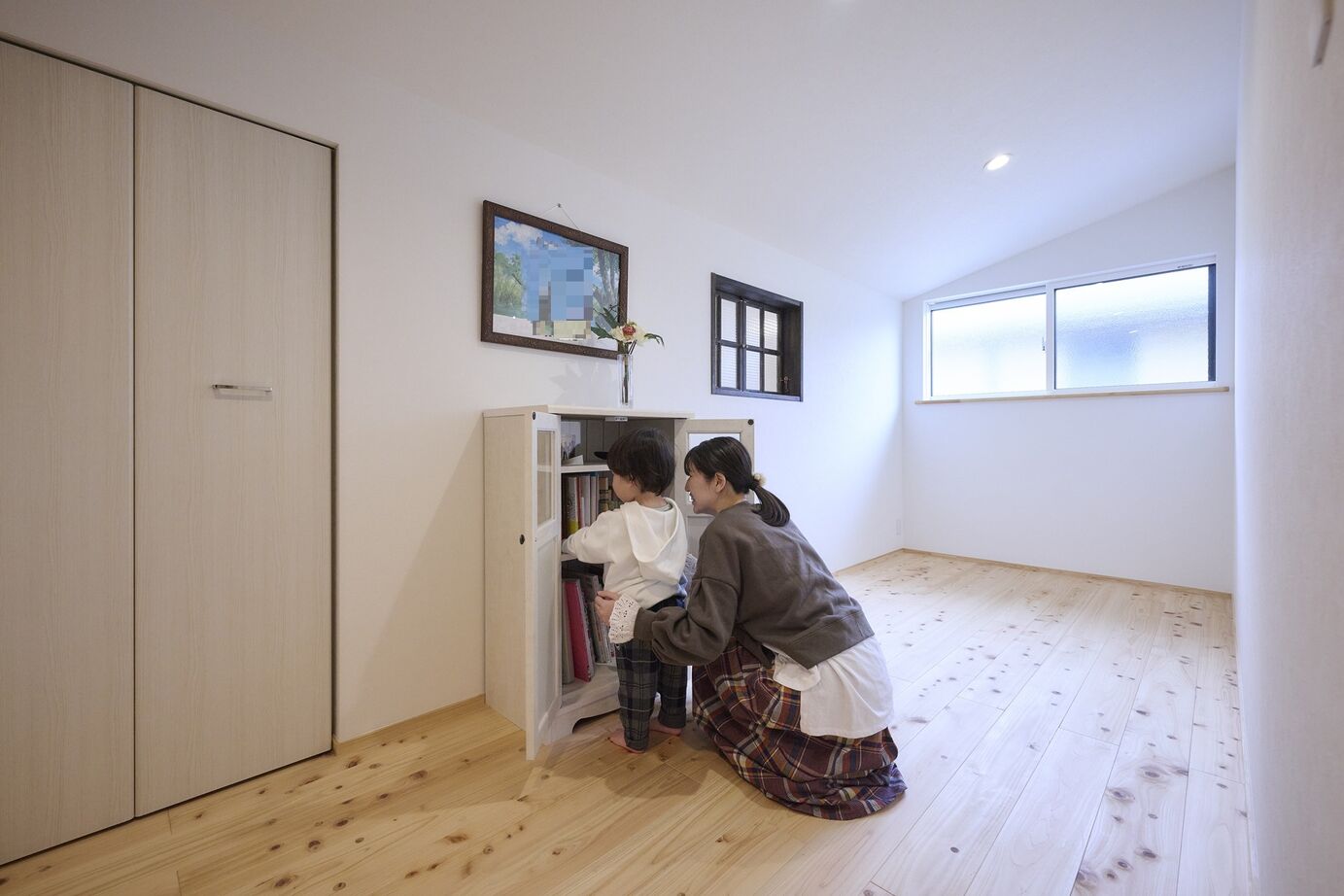 彩ハウス 漆喰の壁と用途に適した床材を使用し、快適さと住みやすさが続く動線の家の建築実例画像7