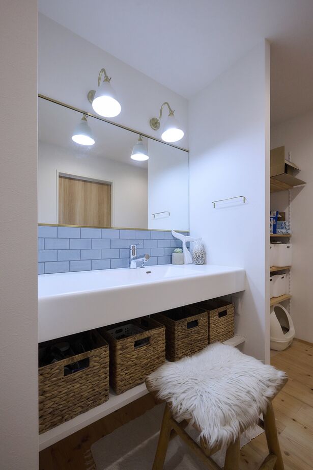 彩ハウス 天然木の床と漆喰の壁で自然素材に包まれた平屋の家の建築実例画像6