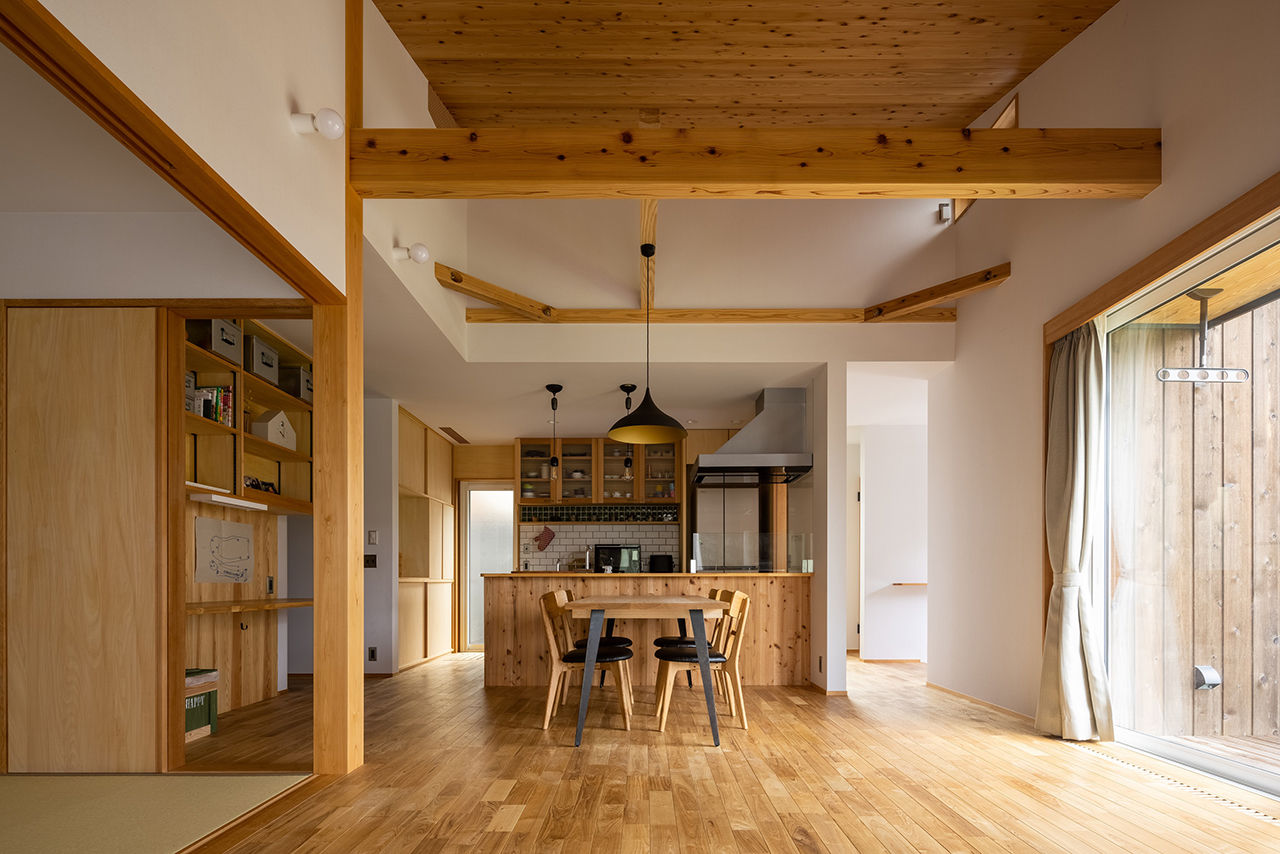 【SUUMO】 【2800万円/約31坪】どの部屋からも桜並木が見える広い敷地を活かした平屋。4人家族が暮らすオープンな家 - 一級建築士 ...