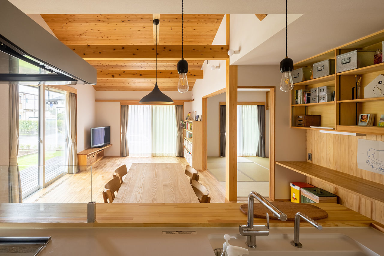 【SUUMO】 【2800万円/約31坪】どの部屋からも桜並木が見える広い敷地を活かした平屋。4人家族が暮らすオープンな家 - 一級建築士 ...