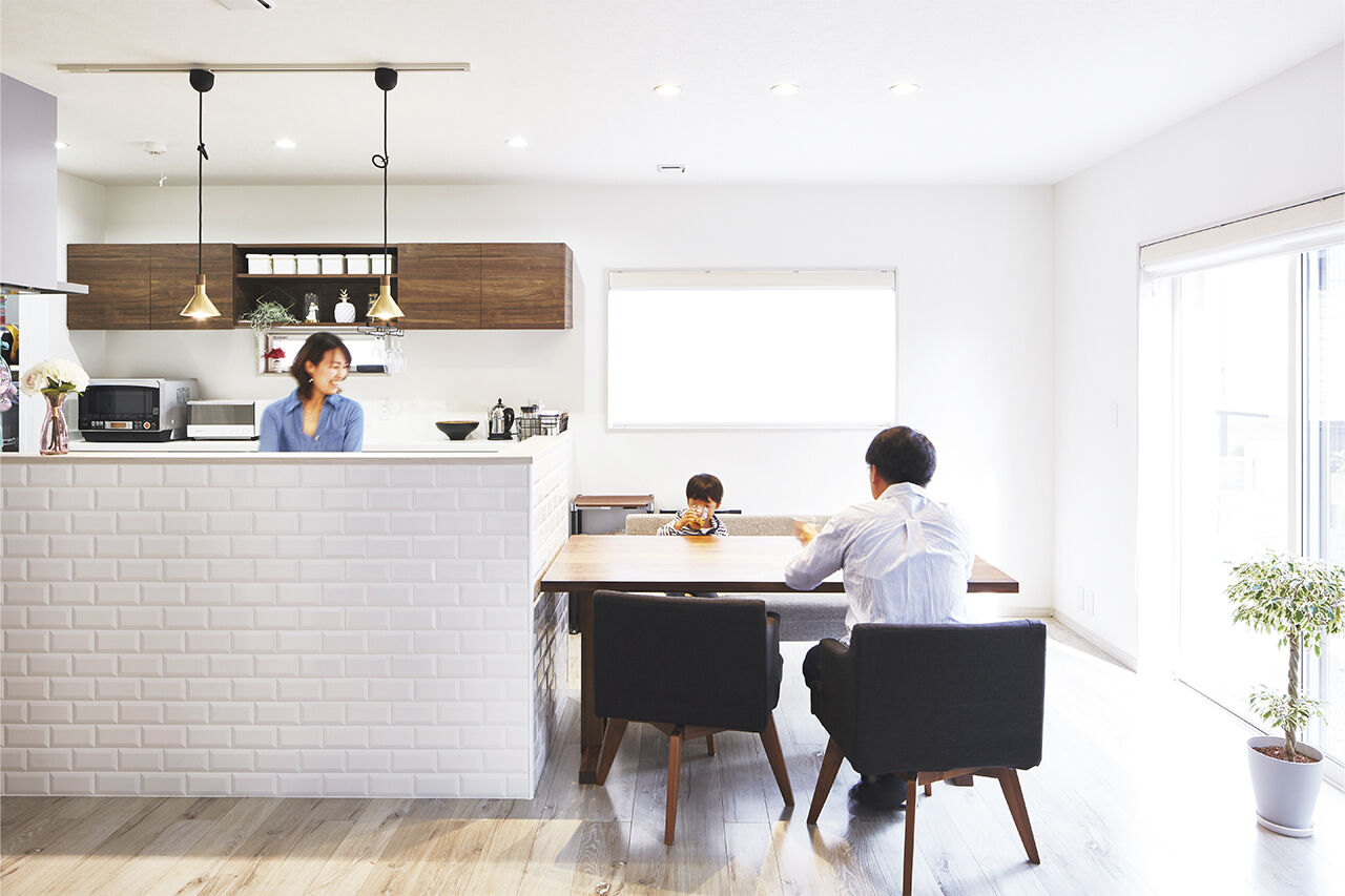 丸良木材・パナソニックビルダーズグループ 【和歌山県/2000万円台/間取図有】効率的な家事動線と豊富な収納で、スッキリ暮らすホテルライクな住まいの建築実例画像2