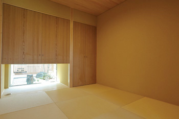 タケイ 【間取図あり】性能×吹抜けで、部屋の温度差がない涼温な家。木格子や坪庭など和の空気感が素敵の建築実例画像4