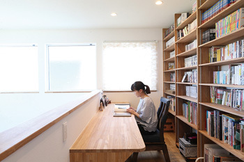 タケイ 【間取図あり】性能×吹抜けで、部屋の温度差がない涼温な家。木格子や坪庭など和の空気感が素敵の建築実例画像6