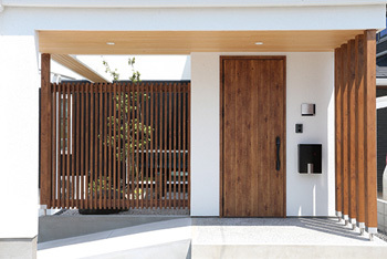 タケイ 【間取図あり】性能×吹抜けで、部屋の温度差がない涼温な家。木格子や坪庭など和の空気感が素敵の建築実例画像9