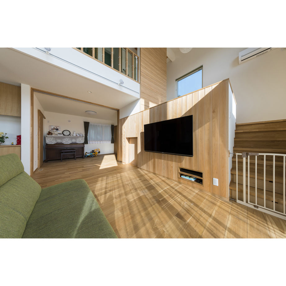 タケイ シアタールームにスタディコーナー、ロフトなど　遊び心溢れる吹き抜けのあるお家の建築実例画像3