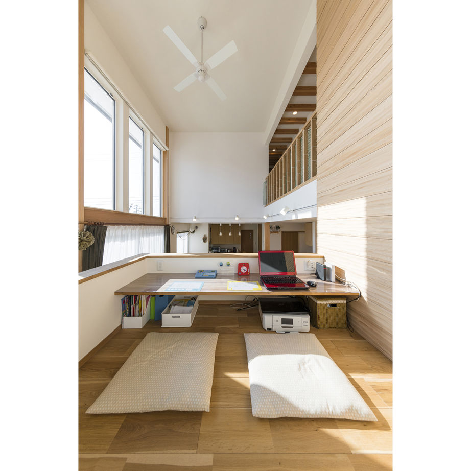 タケイ シアタールームにスタディコーナー、ロフトなど　遊び心溢れる吹き抜けのあるお家の建築実例画像4