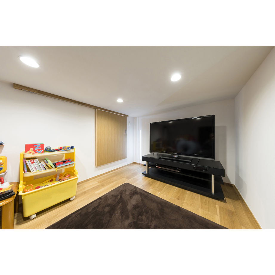 タケイ シアタールームにスタディコーナー、ロフトなど　遊び心溢れる吹き抜けのあるお家の建築実例画像6