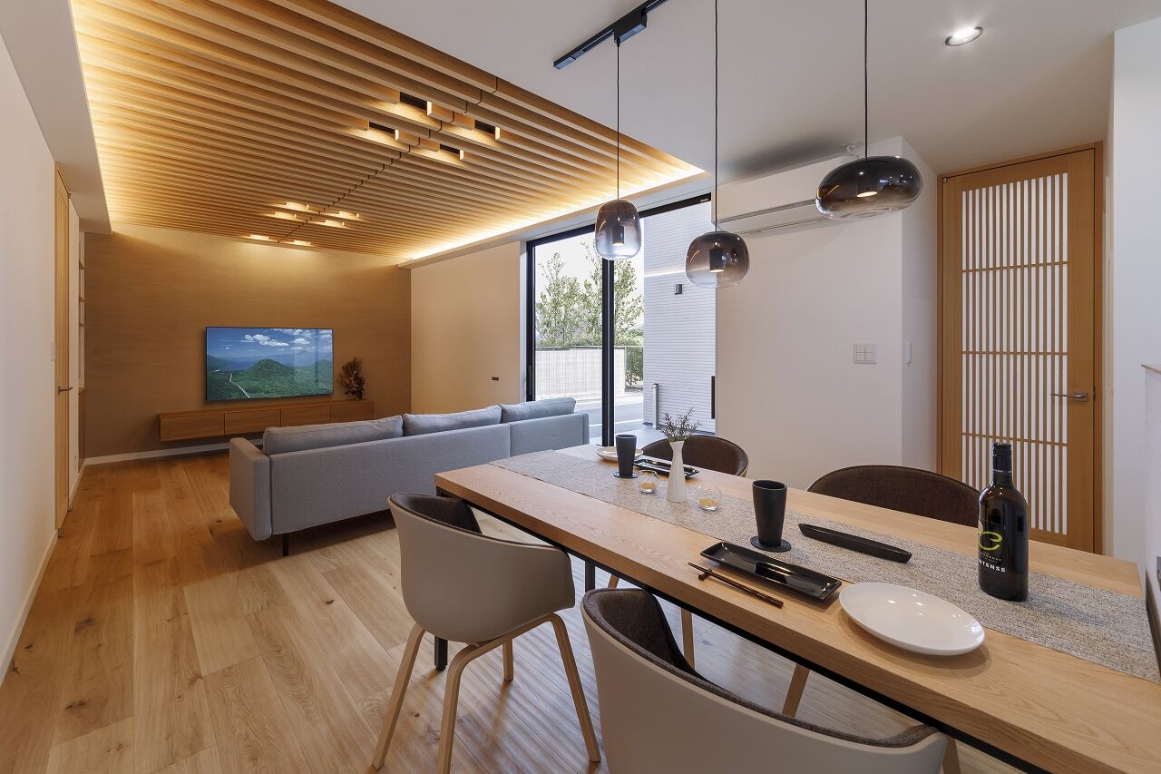 宮本工務店 一級建築士事務所 【平屋/中庭】上品な和モダンテイストの邸宅。木の意匠に癒される暮らしの建築実例画像3