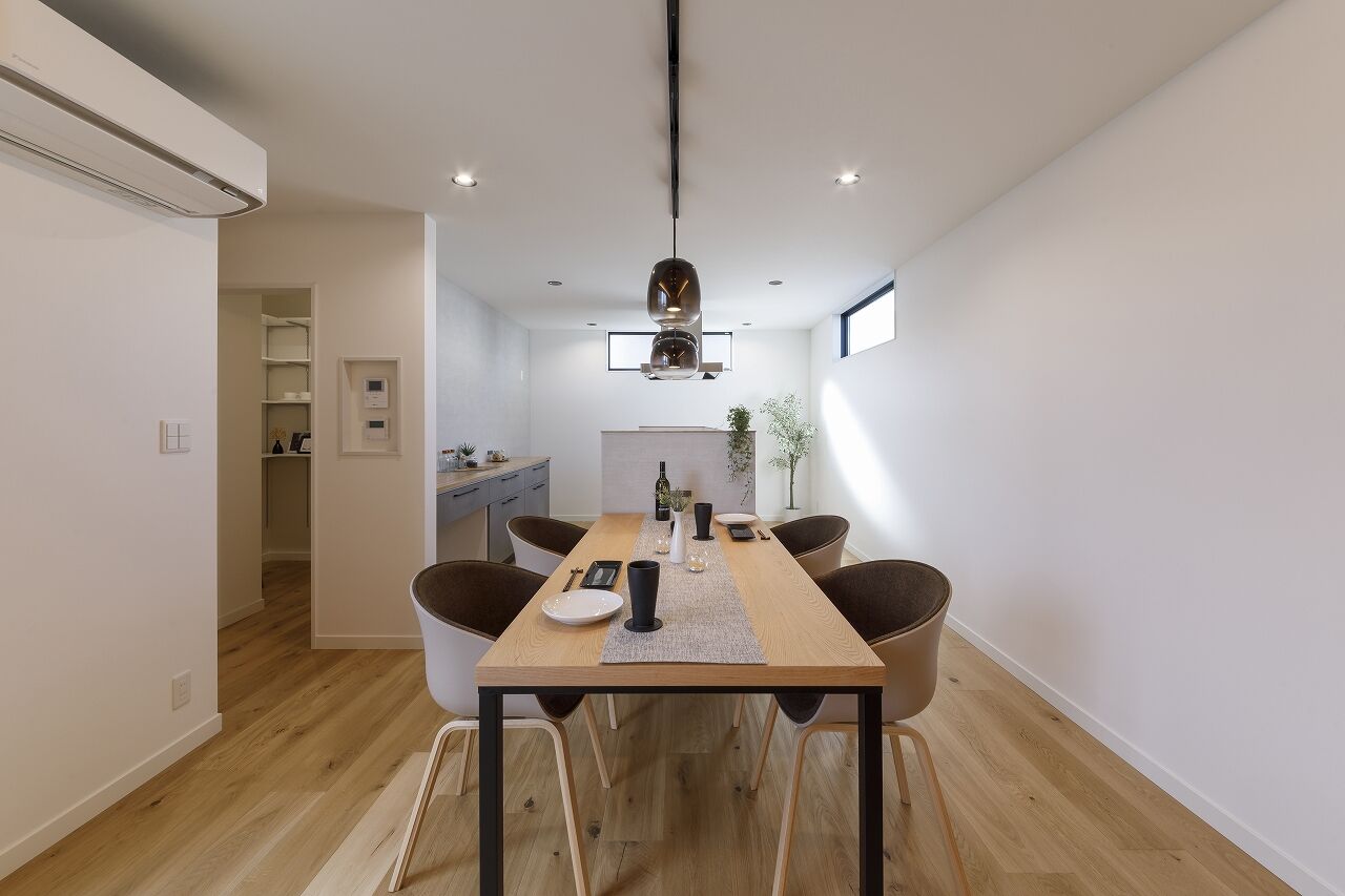 宮本工務店 一級建築士事務所 【平屋/中庭】上品な和モダンテイストの邸宅。木の意匠に癒される暮らしの建築実例画像4