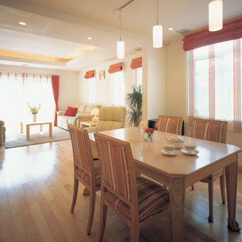 ブリリアントホーム 【間取り図】優美な石張りのヨーロッパ風の外観と洗練されたインテリアに海外からのゲストも感嘆！の建築実例画像2