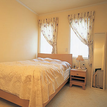 ブリリアントホーム 【間取り図】優美な石張りのヨーロッパ風の外観と洗練されたインテリアに海外からのゲストも感嘆！の建築実例画像9