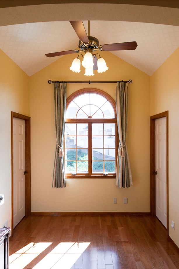 ブリリアントホーム 【3000万円台/40坪台】美しいタイル張りの外観が目を引くクラシックでこだわりの詰まった家の建築実例画像2