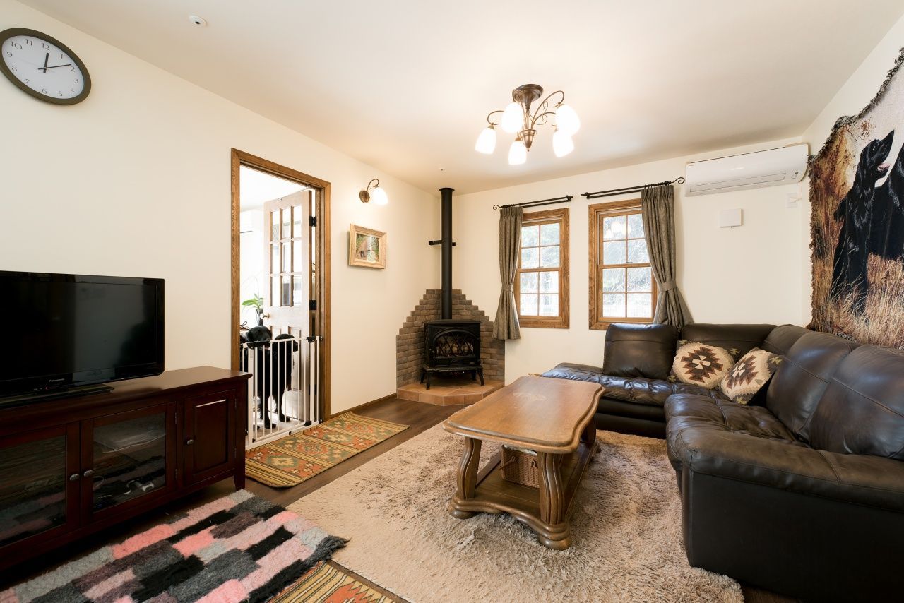 ブリリアントホーム 【平屋】夢を叶えたドッグランとドッグプールのある店舗併用住宅カバードポーチが印象的なアメリカンハウスの建築実例画像2