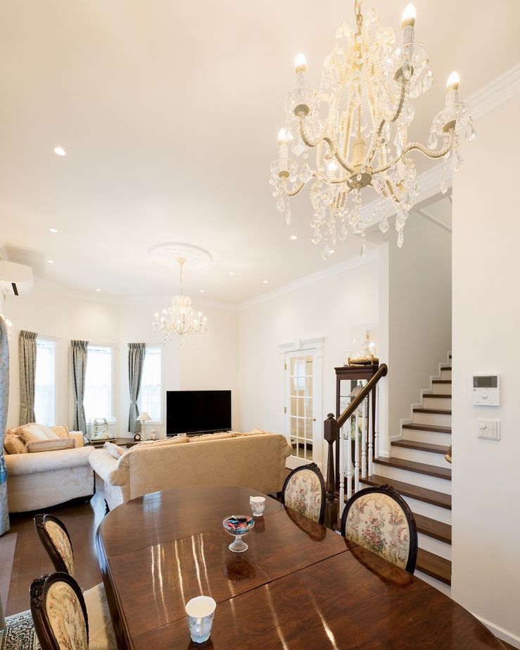 ブリリアントホーム 【3000万円台/間取り図/ビルトインガレージ】クイーン・アン様式のエレガントな外観 優雅な時間が流れる家の建築実例画像2