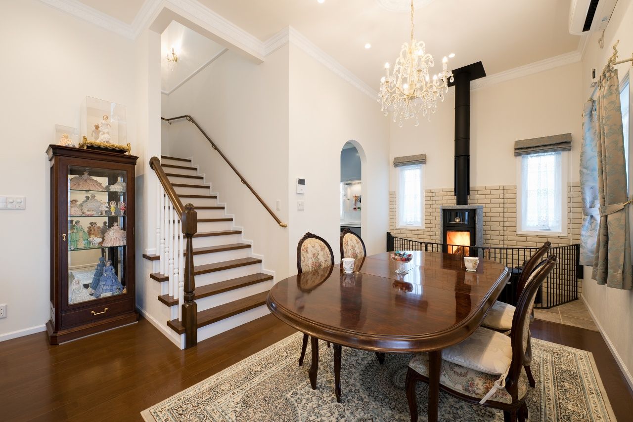 ブリリアントホーム 【3000万円台/間取り図/ビルトインガレージ】クイーン・アン様式のエレガントな外観 優雅な時間が流れる家の建築実例画像3