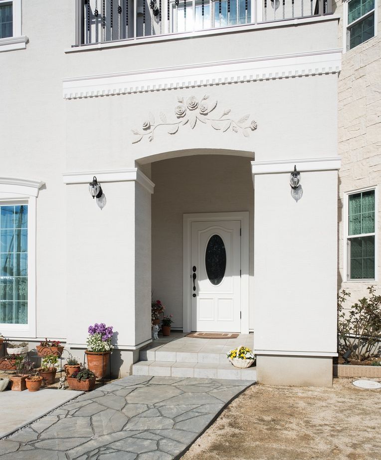 ブリリアントホーム 【3000万円台/間取り図/ビルトインガレージ】クイーン・アン様式のエレガントな外観 優雅な時間が流れる家の建築実例画像4