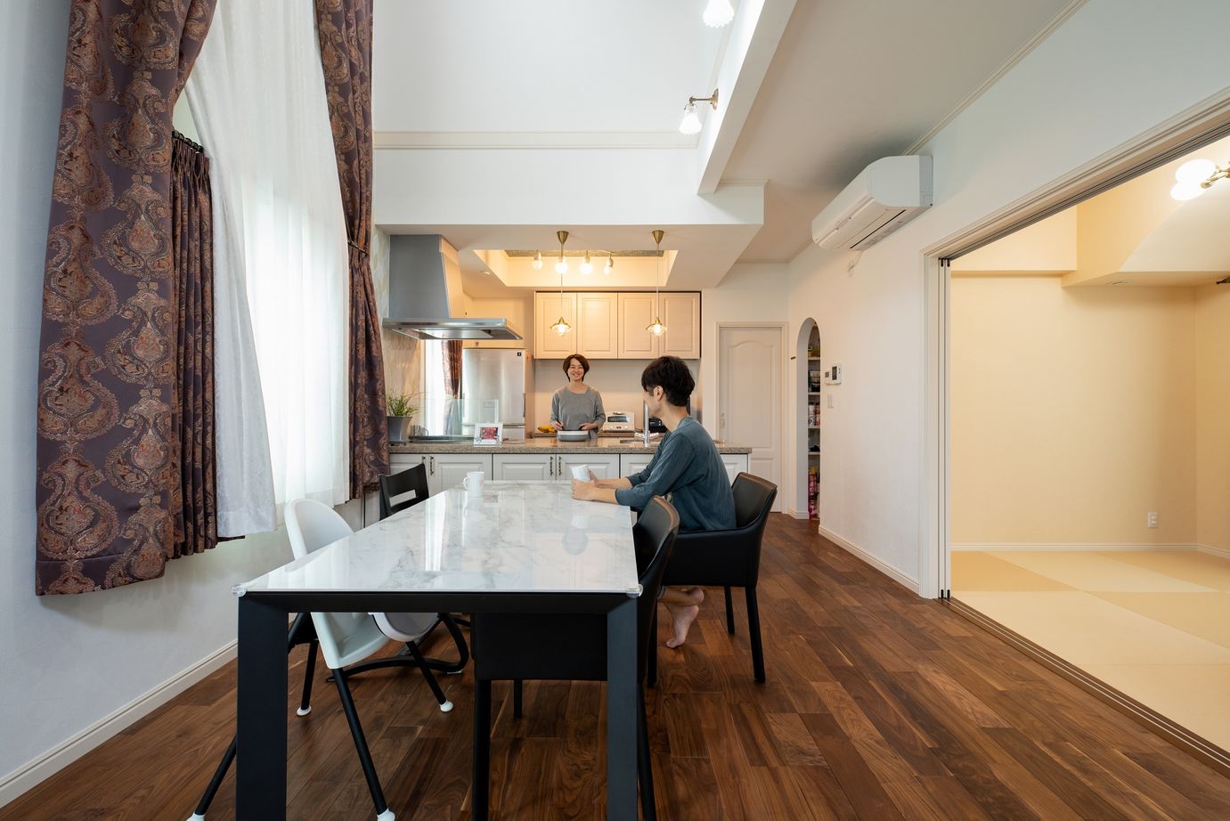 ブリリアントホーム レンガにこだわった、ジョージアンスタイルの美しく味わいのある外観デザインが目を引く家（間取り図有り）の建築実例画像3