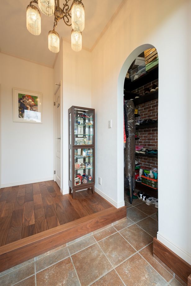 ブリリアントホーム レンガにこだわった、ジョージアンスタイルの美しく味わいのある外観デザインが目を引く家（間取り図有り）の建築実例画像9