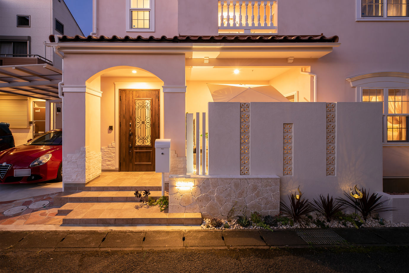 ブリリアントホーム バーカウンターやインナーガーデンでお酒が楽しめる、リゾートホテルのような大人の家（間取り図有り）の建築実例画像2