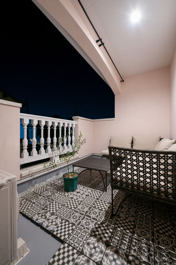 ブリリアントホーム バーカウンターやインナーガーデンでお酒が楽しめる、リゾートホテルのような大人の家（間取り図有り）の建築実例画像8