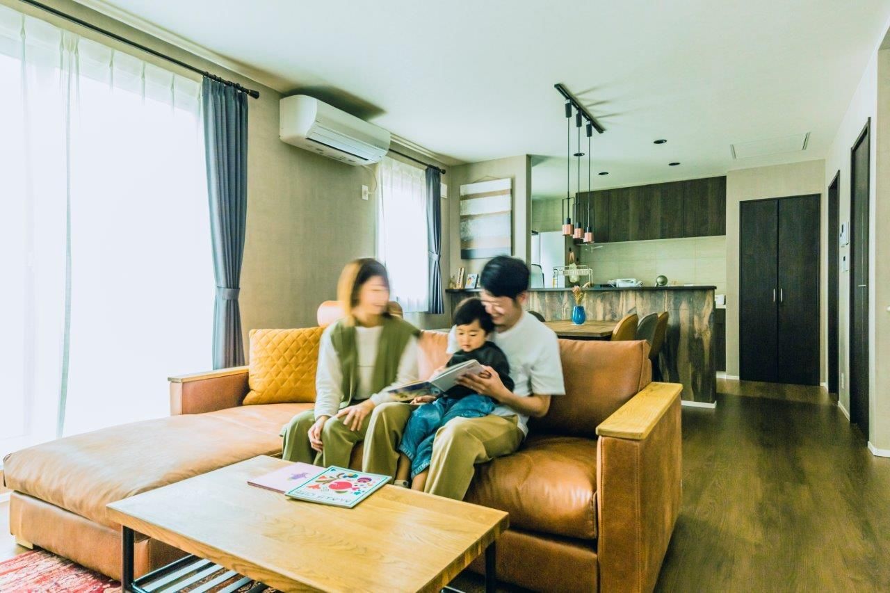 ＣＯＺＹ新潟　エクセレントホーム 性能の高さにも安心！家族みんながのびのび暮らす大人かっこいい家の建築実例画像