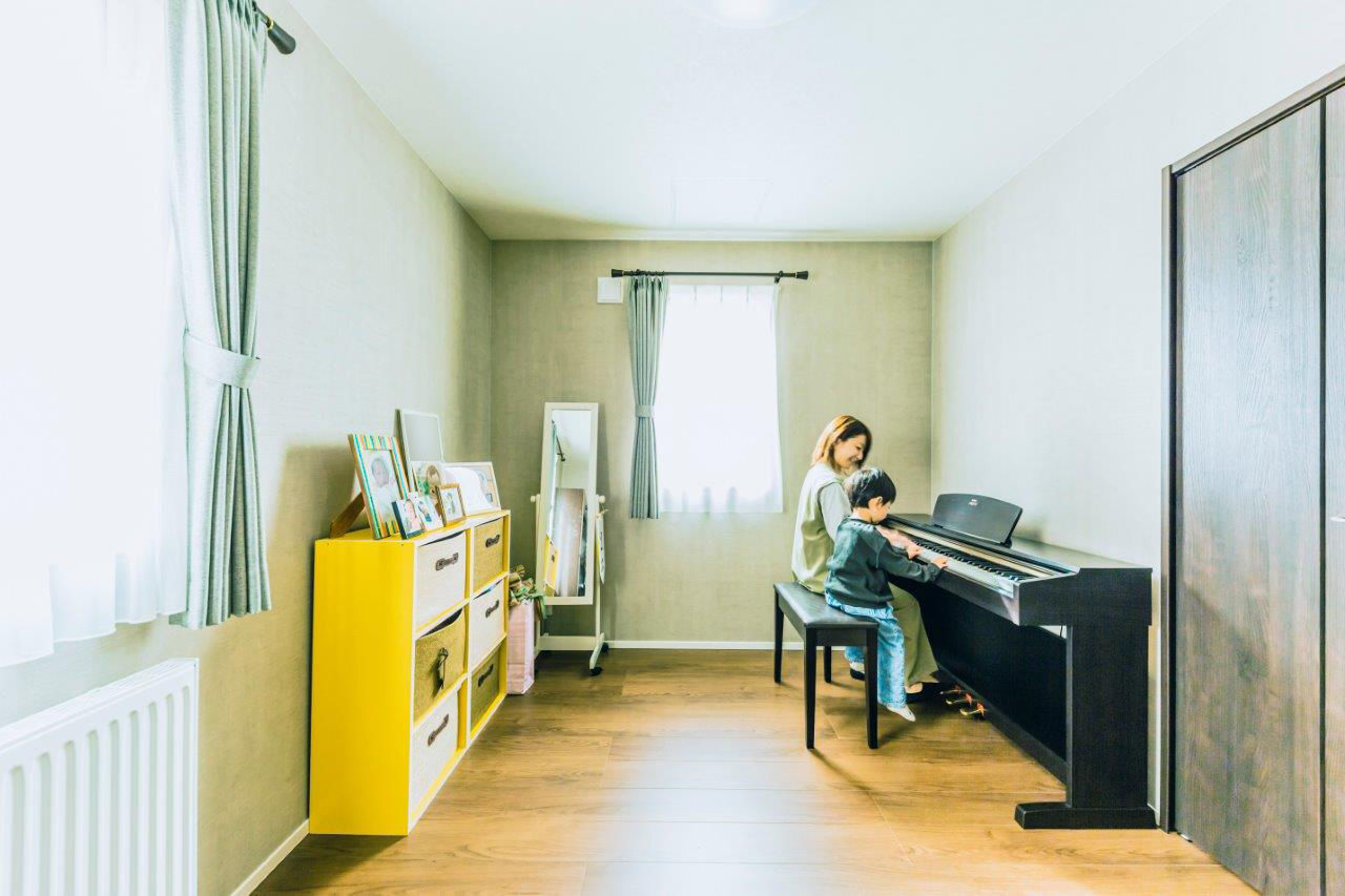 ＣＯＺＹ新潟　エクセレントホーム 性能の高さにも安心！家族みんながのびのび暮らす大人かっこいい家の建築実例画像3