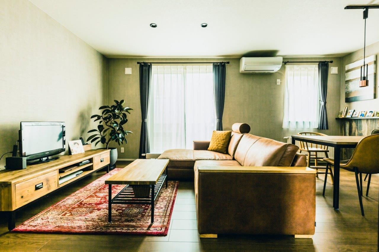 ＣＯＺＹ新潟　エクセレントホーム 性能の高さにも安心！家族みんながのびのび暮らす大人かっこいい家の建築実例画像5