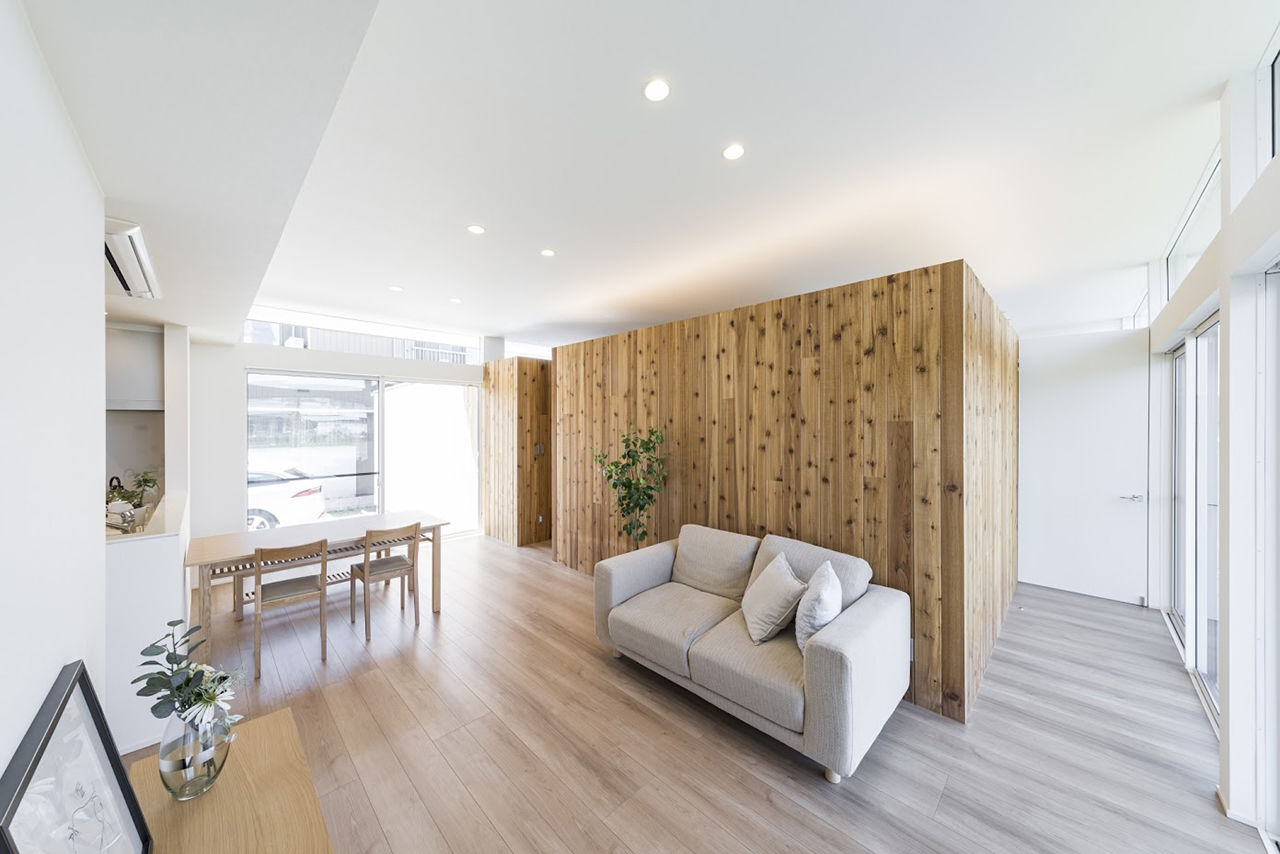 トスコEASEL 【平屋/中庭/シンプルモダン】得意の構造計算で実現した、浮かぶ屋根と大開口「静かな田んぼに浮かぶ平屋」の建築実例画像2