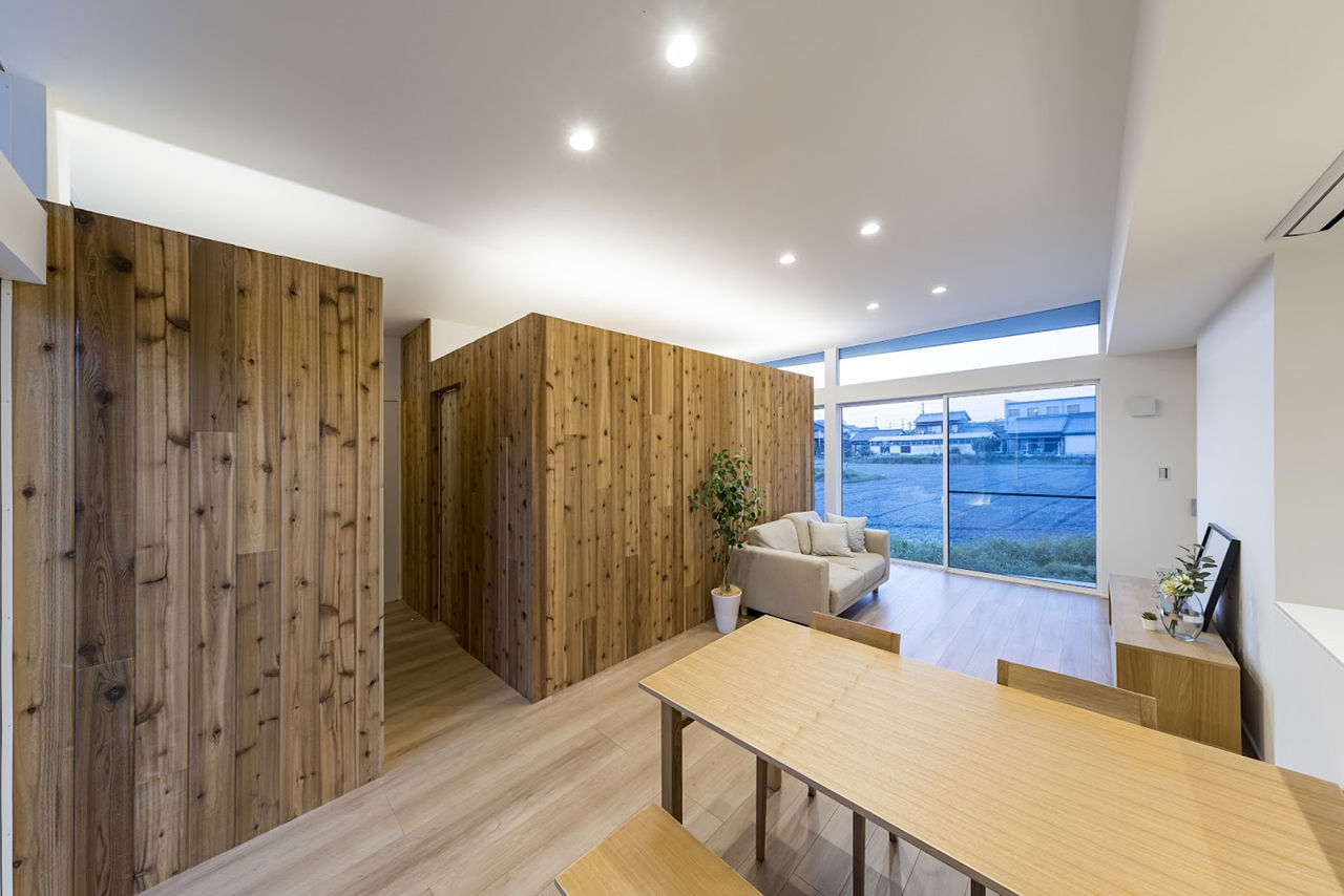 トスコEASEL 【平屋/中庭/シンプルモダン】得意の構造計算で実現した、浮かぶ屋根と大開口「静かな田んぼに浮かぶ平屋」の建築実例画像3