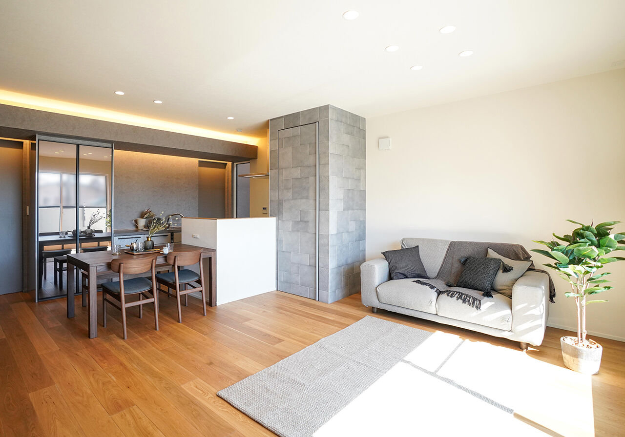 トスコEASEL 【愛知/20坪台/狭小/3階建て/4LDK/理想の間取り】大理石をあしらいホテルライクに。立体感のある狭小住宅の建築実例画像3