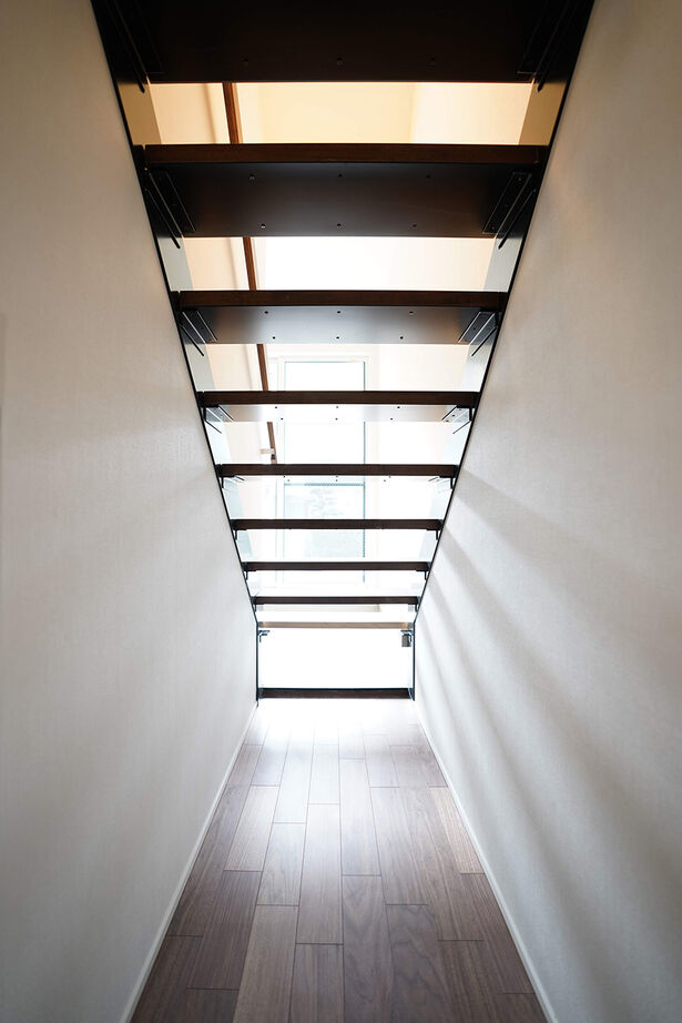 トスコEASEL 【愛知/土地20坪台/狭小/スキップフロア/3階建て/2LDK/理想の間取り】広い土間のある３階建ての狭小住宅の建築実例画像7