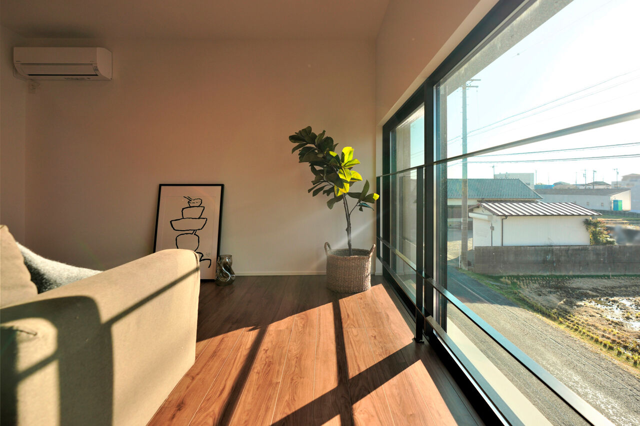 トスコEASEL 【シンプルモダン/ビルトインガレージ/間取り図】内に開いた窓で、視線を気にせず寛げるガレージハウスの建築実例画像7