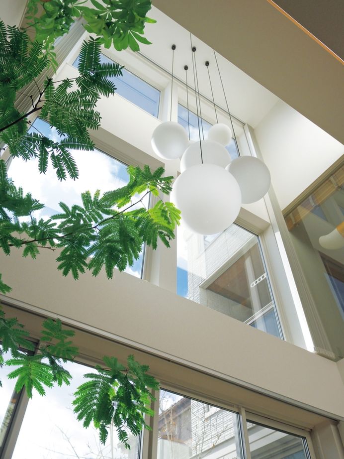 積水ハウス 【3階建て/重量鉄骨造/間取り有】ダイナミックな吹き抜けが見どころの、つながりを大切にした大空間の家の建築実例画像9