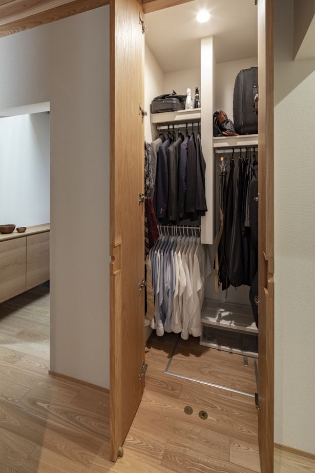 積水ハウス 【大空間大開口/家事ラク】必要な場所につくった収納が大活躍。無垢材など自然素材の心地よさを味わえる家の建築実例画像9