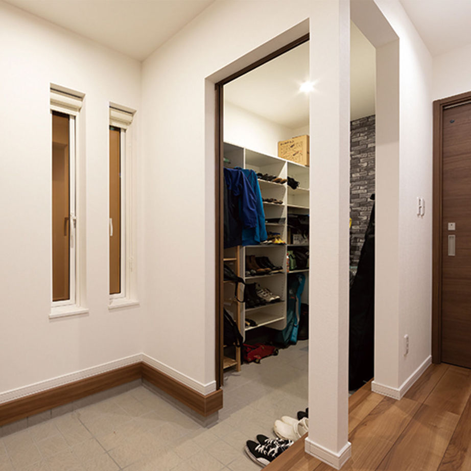 北海荘建 【4LDK/シンプルモダン/全室床暖房/間取り図有】予算内で小上がり和室、吹抜階段などこだわりを実現！の建築実例画像8