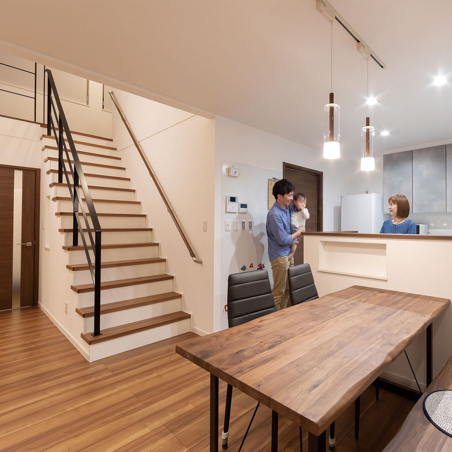 北海荘建 【4LDK/シンプルモダン/全室床暖房/間取り図有】予算内で小上がり和室、吹抜階段などこだわりを実現！の建築実例画像9