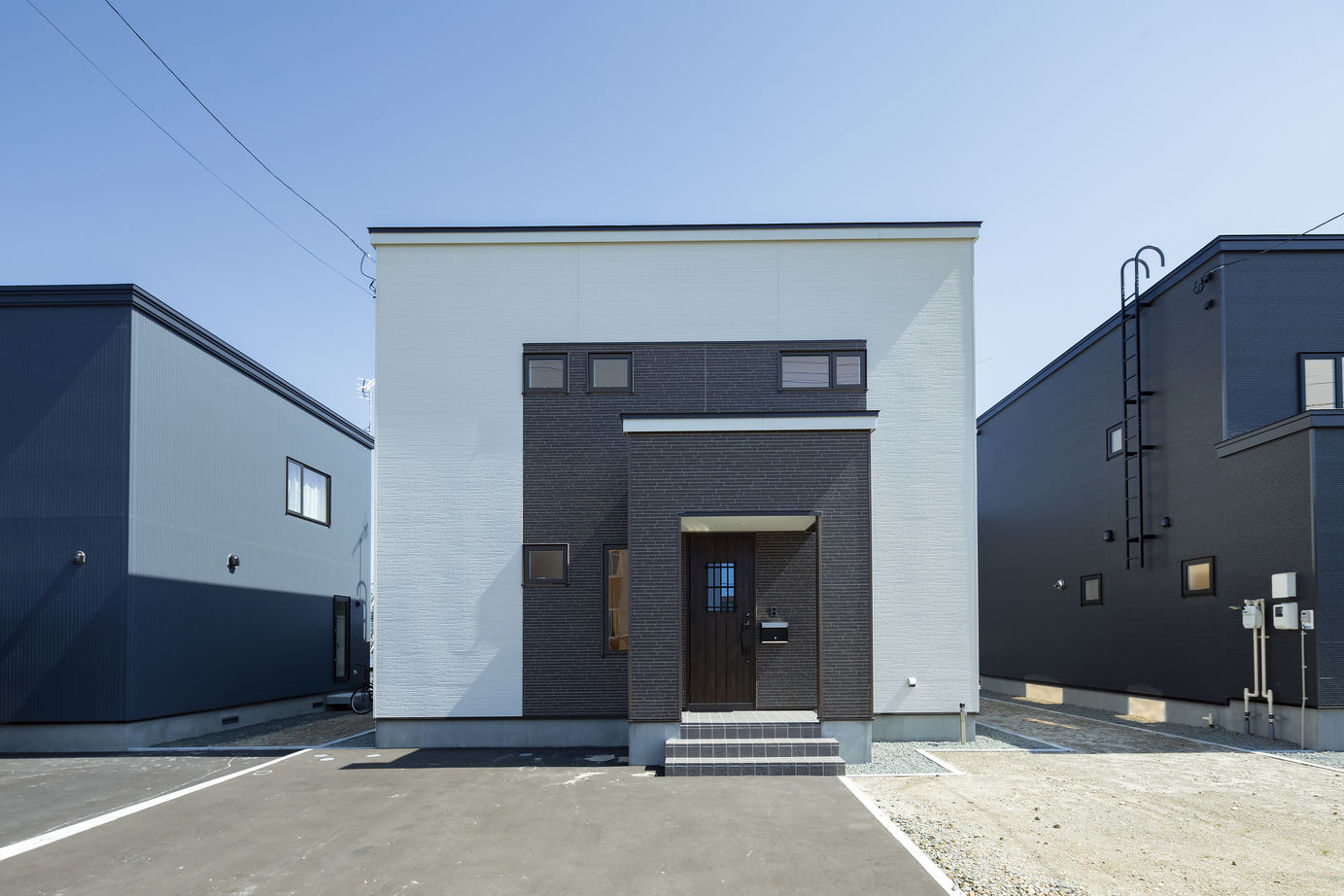 北海荘建 【4LDK/吹抜/全室床暖房/間取り図有】親子２代が選んだ会社♪カフェ風キッチンで会話も弾む♪の建築実例画像3