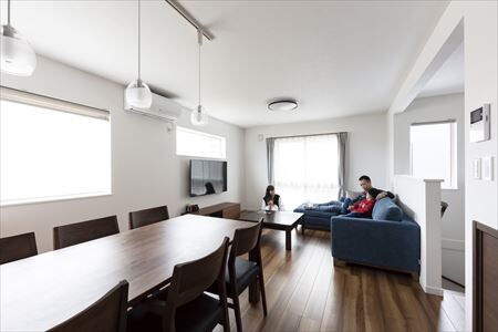 北海荘建 【札幌市/3LDK/30坪台/床暖房/間取り図有】趣味のバイクと車が入る、2階LDKのガレージハウスの建築実例画像2