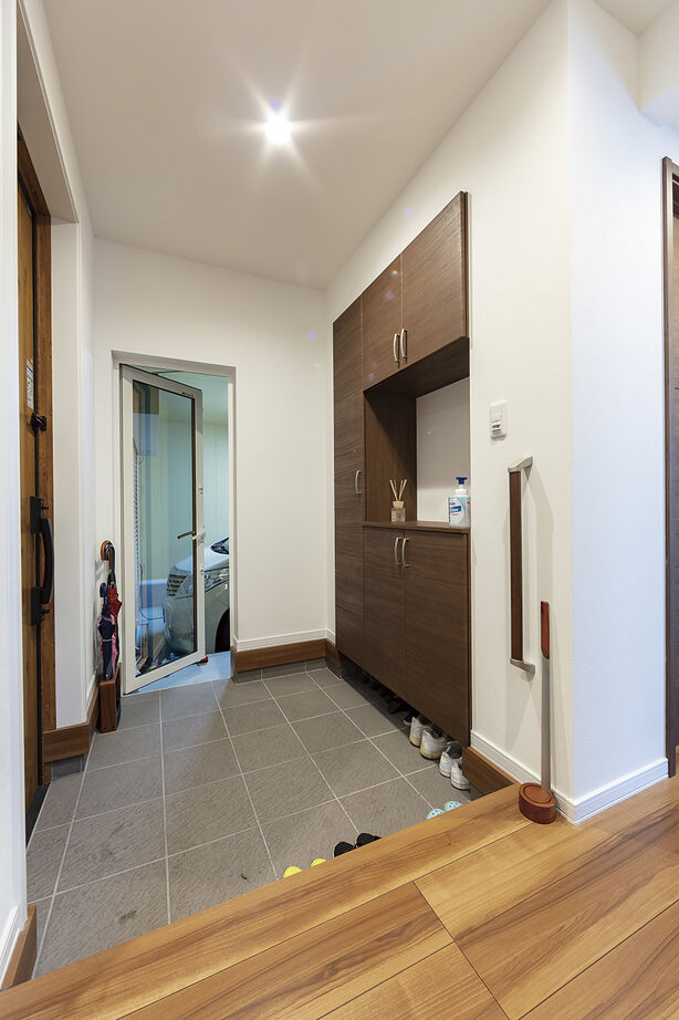 北海荘建 【札幌市/3LDK/30坪台/床暖房/間取り図有】趣味のバイクと車が入る、2階LDKのガレージハウスの建築実例画像5