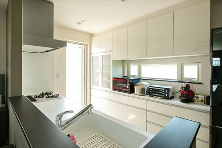 北海荘建 【石狩市/4LDK+S/30坪台/全室床暖房/間取り図有】同居する母も健康的に過ごせる、W断熱のあったかい家の建築実例画像3