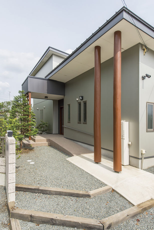 モックの家／草処建設(くさどころけんせつ) 【みどり市｜平屋＋α】設計も安心して任せられた 高齢の夫婦が永く暮らすためのバリアフリーの平屋＋αの住まいの建築実例画像3