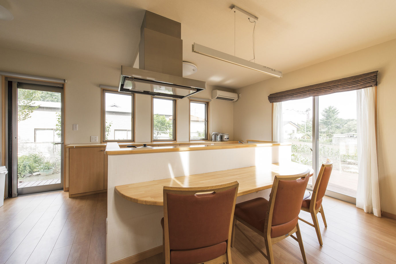 モックの家／草処建設(くさどころけんせつ) 【みどり市｜平屋＋α】設計も安心して任せられた 高齢の夫婦が永く暮らすためのバリアフリーの平屋＋αの住まいの建築実例画像4