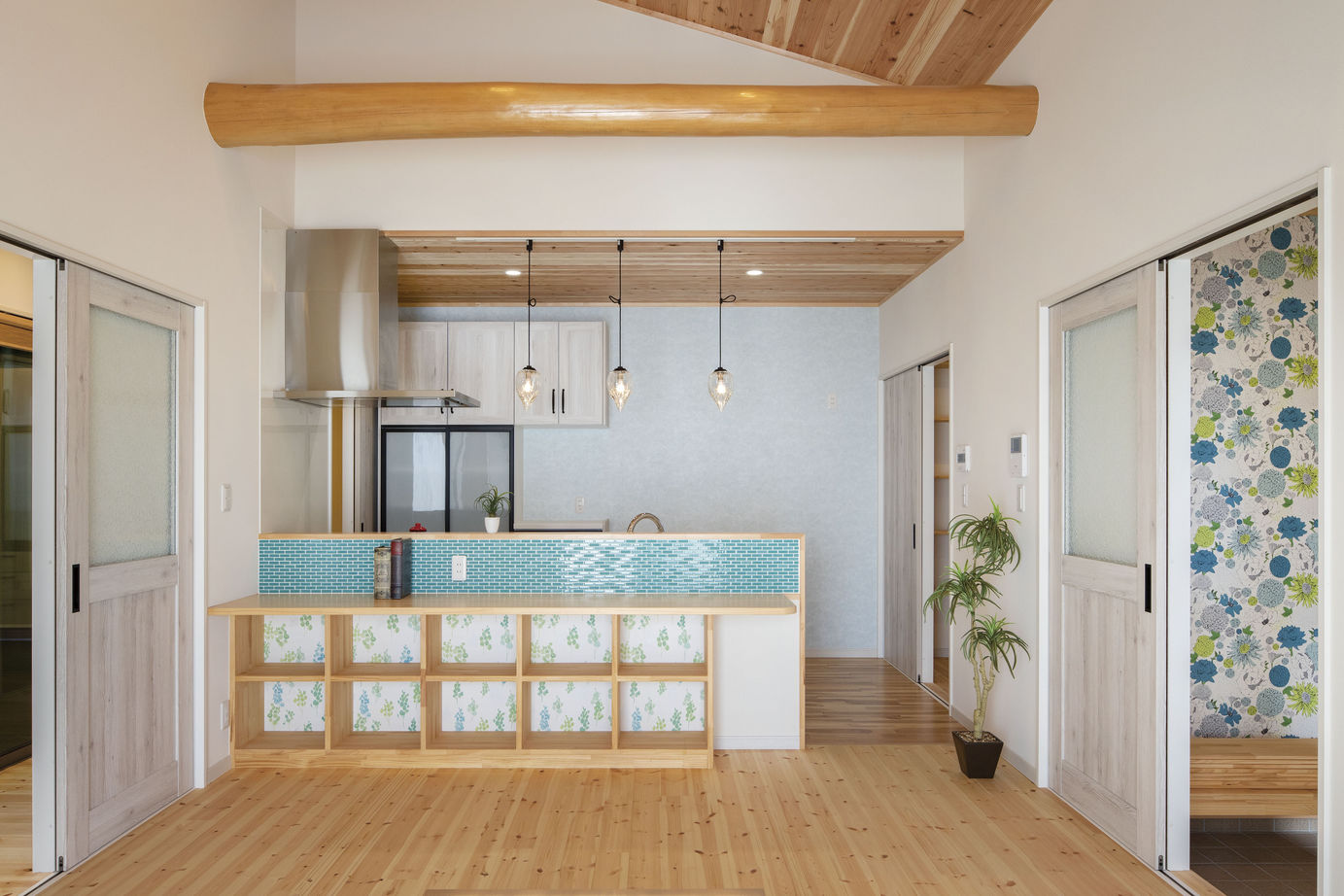 モックの家／草処建設(くさどころけんせつ) 【桐生市｜平屋｜約33坪】木の香りと温もりが溢れる、大きな三角屋根が特徴の平屋の建築実例画像4