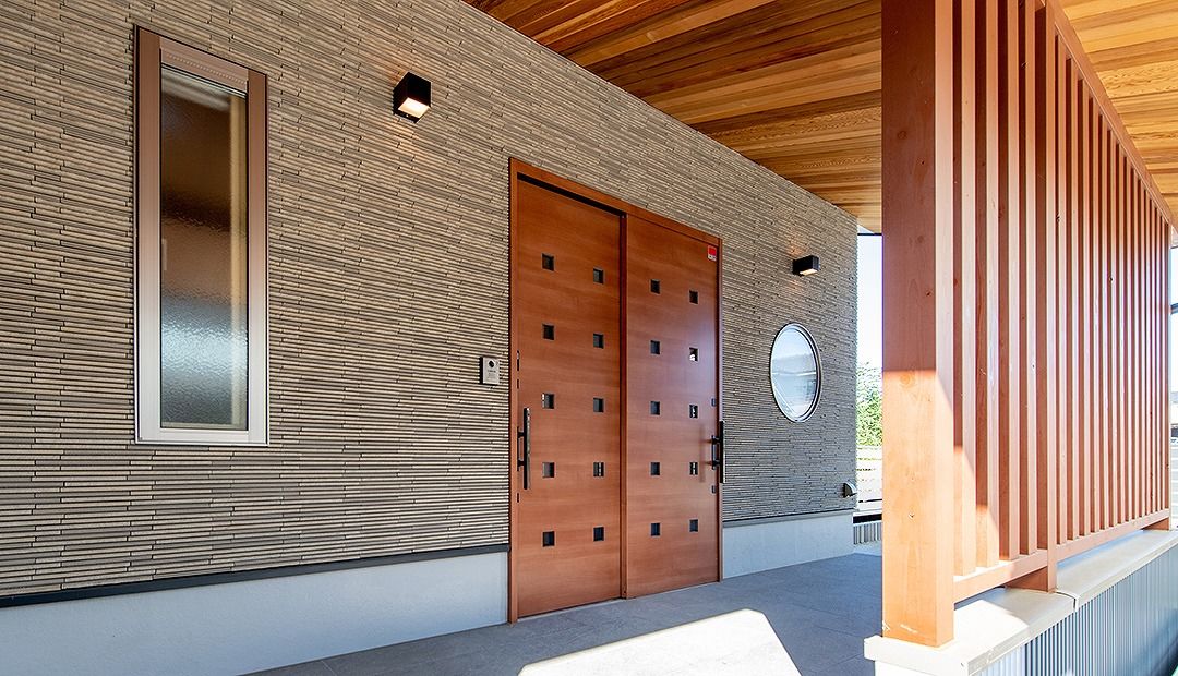 モックの家／草処建設(くさどころけんせつ) 【前橋市｜2階建て│111.6坪】ビルトインガレージに2階リビング。L字型に設計された和モダンの住まいの建築実例画像6