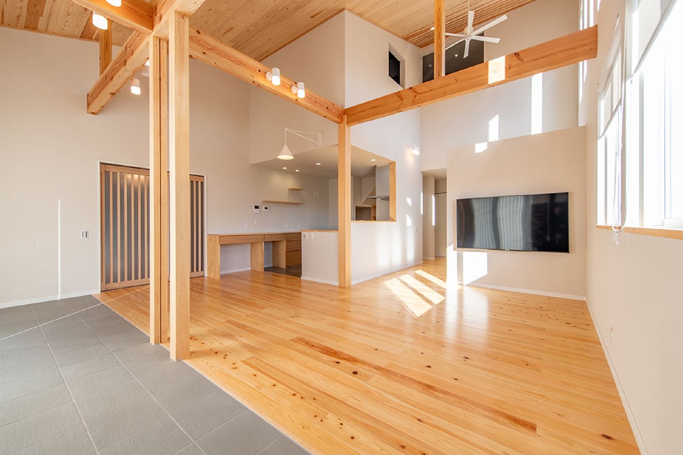 モックの家／草処建設(くさどころけんせつ) 【桐生市｜2階建て│約48坪】将来の住み心地を見据えた、安心バリアフリー設計の住まいの建築実例画像2