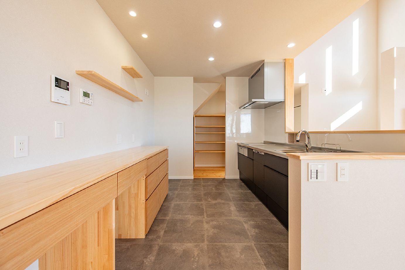 モックの家／草処建設(くさどころけんせつ) 【桐生市｜2階建て│約48坪】将来の住み心地を見据えた、安心バリアフリー設計の住まいの建築実例画像5