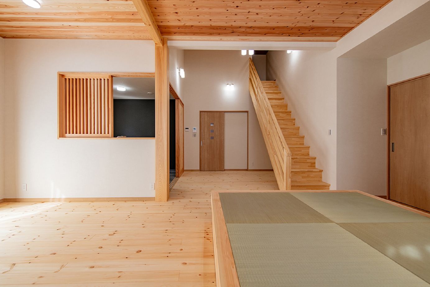 モックの家／草処建設(くさどころけんせつ) 【桐生市｜平屋│約32坪】木のぬくもりを感じながら猫と快適に暮らす家の建築実例画像2