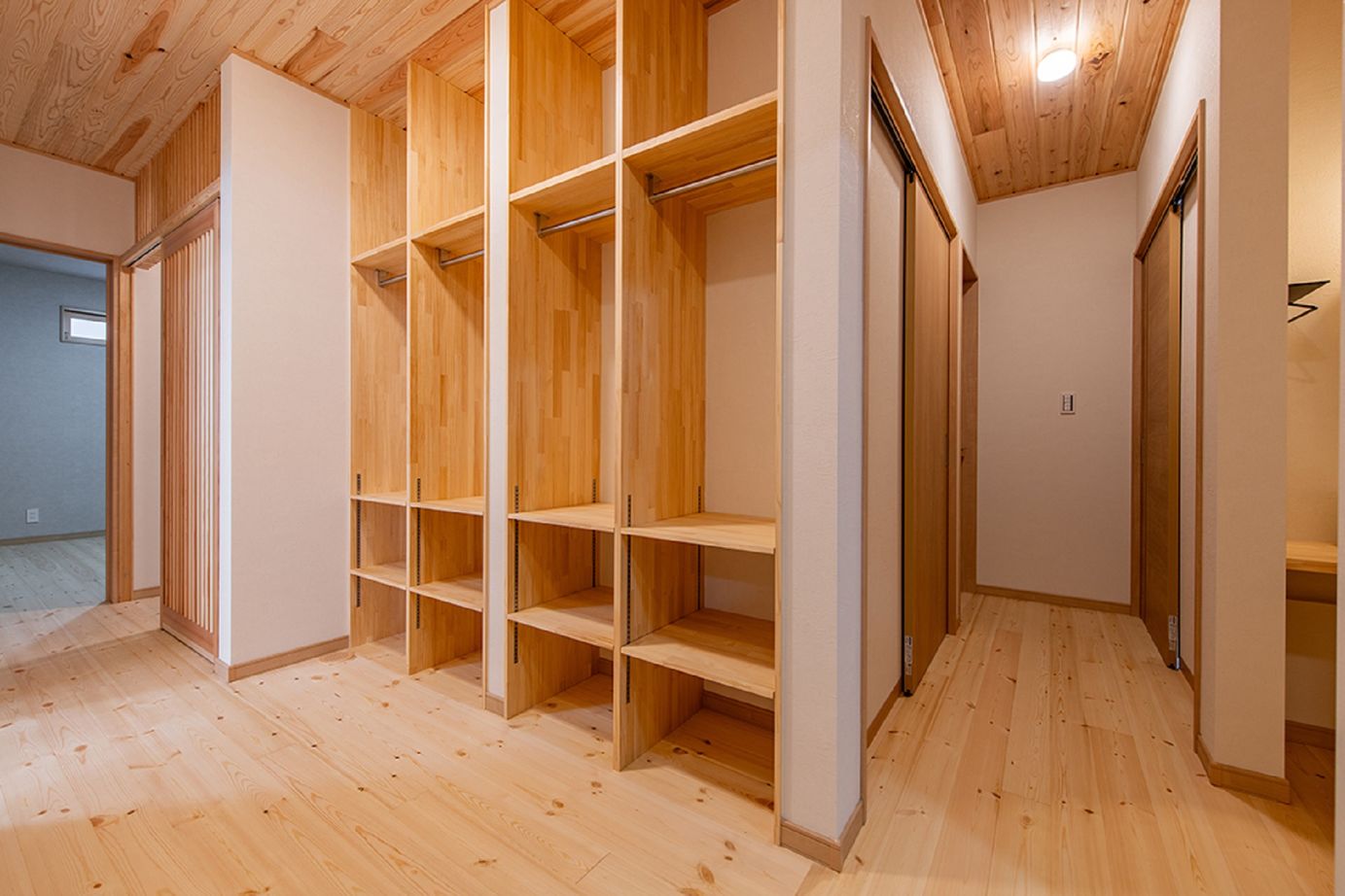 モックの家／草処建設(くさどころけんせつ) 【桐生市｜平屋│約32坪】木のぬくもりを感じながら猫と快適に暮らす家の建築実例画像9