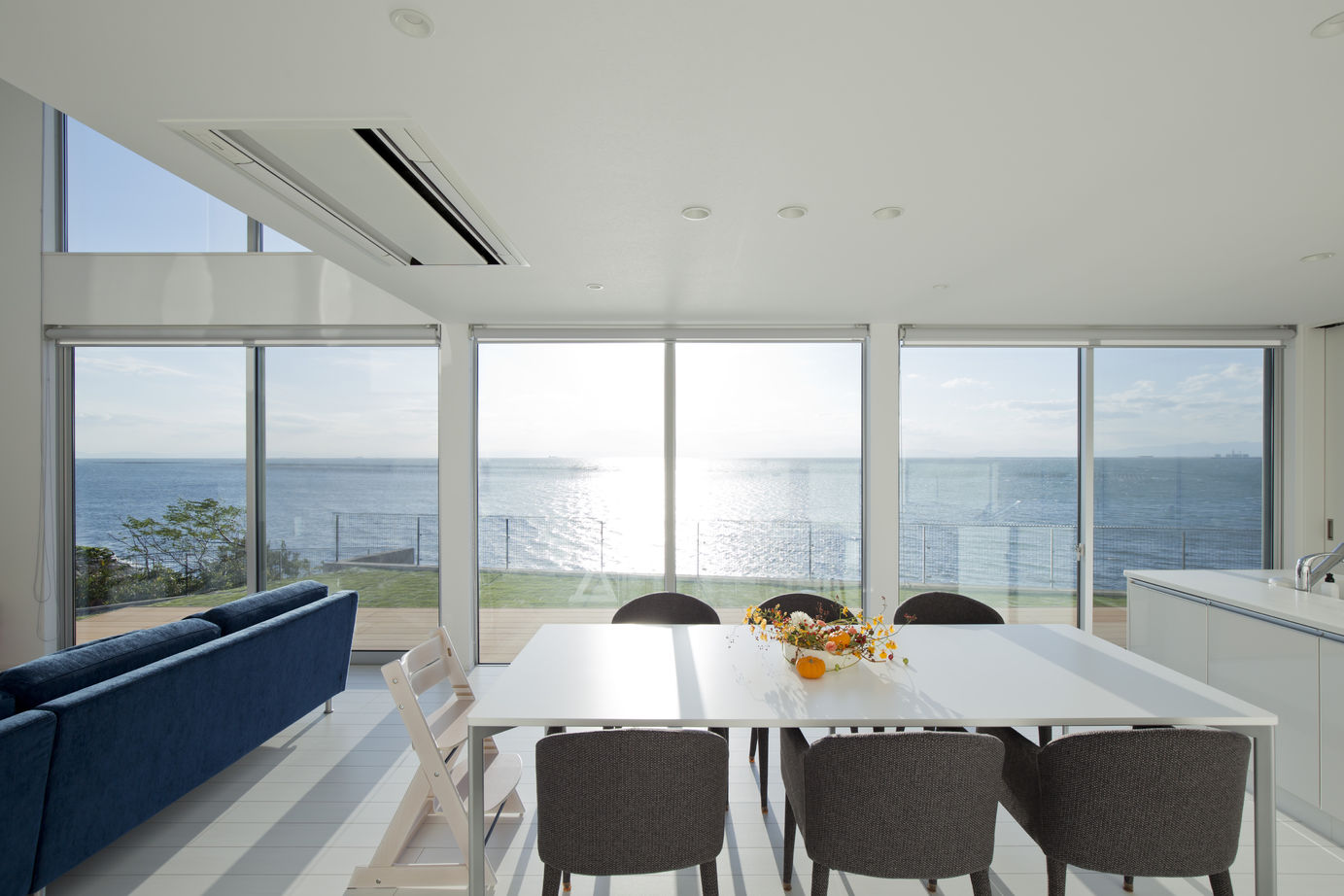 クラシスホーム 【53.6坪/大開口/間取り図】オーシャンビューの白い家。リビングの大開口から見える息を飲むほど美しい景色の建築実例画像4