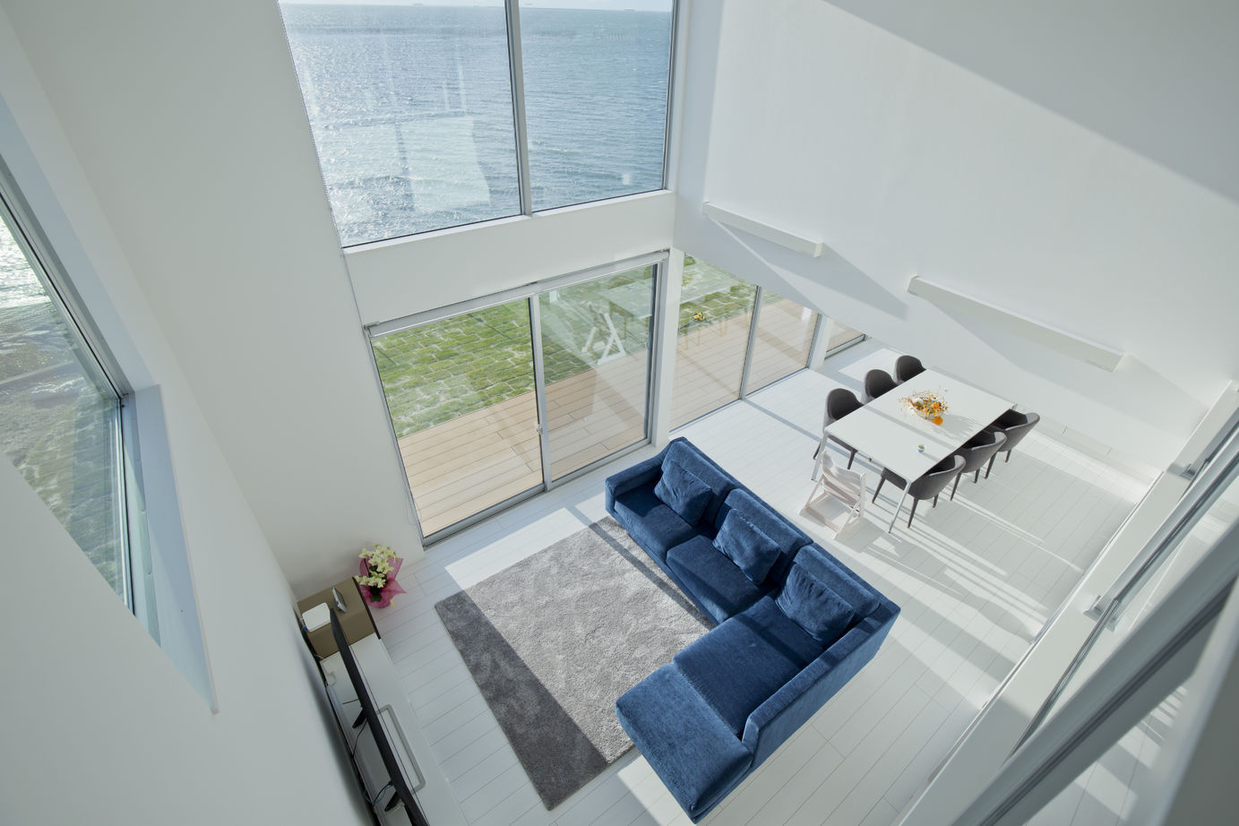 クラシスホーム 【53.6坪/大開口/間取り図】オーシャンビューの白い家。リビングの大開口から見える息を飲むほど美しい景色の建築実例画像5